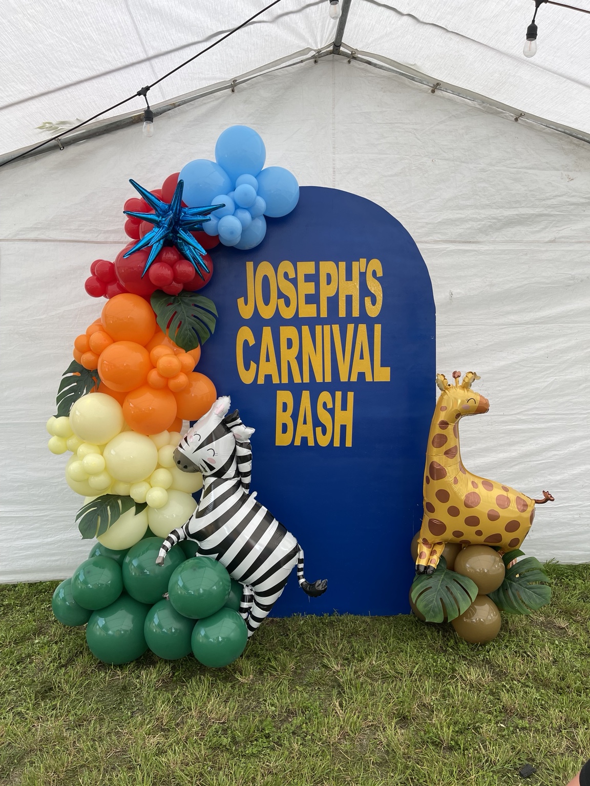 Carnival balloon setup