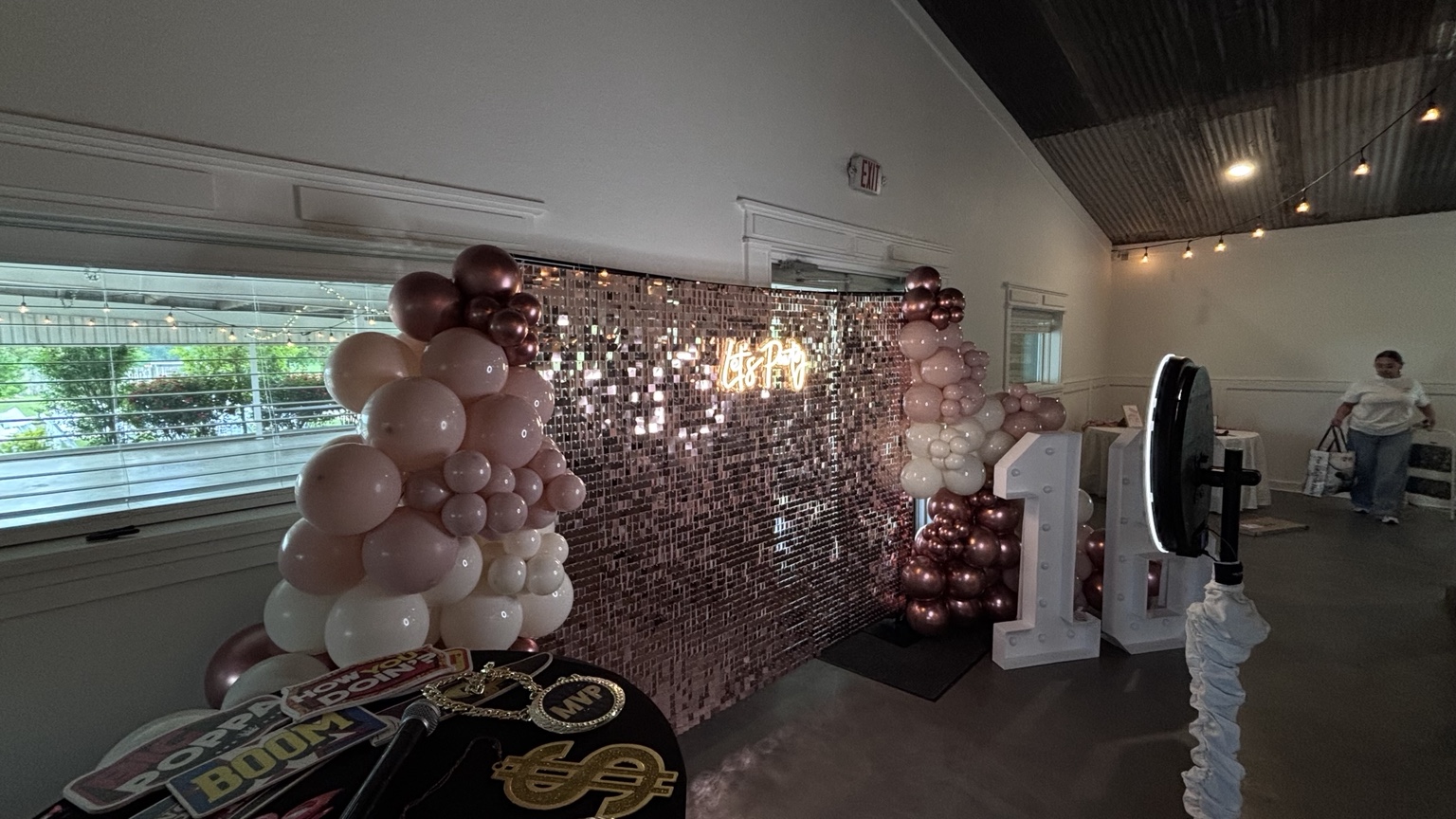 Party wall balloon setup